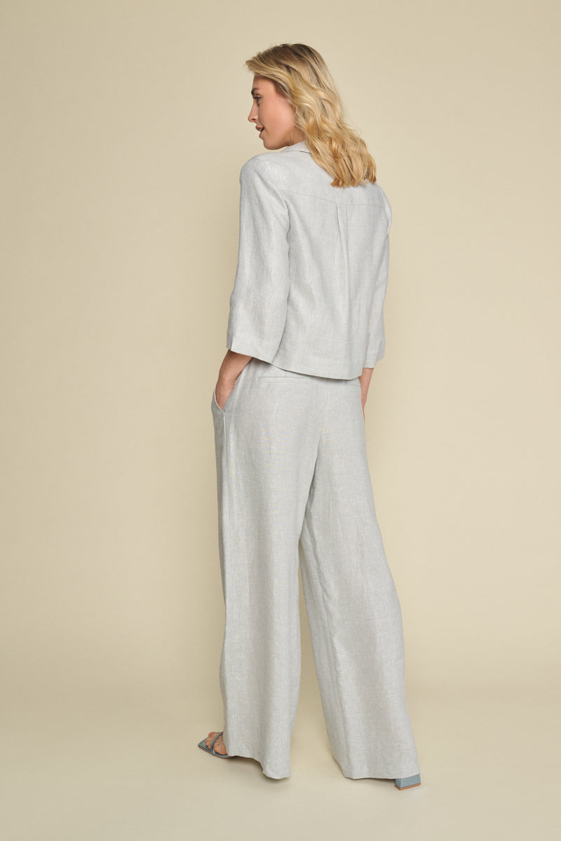 Grey trousers with pleat and wide legs