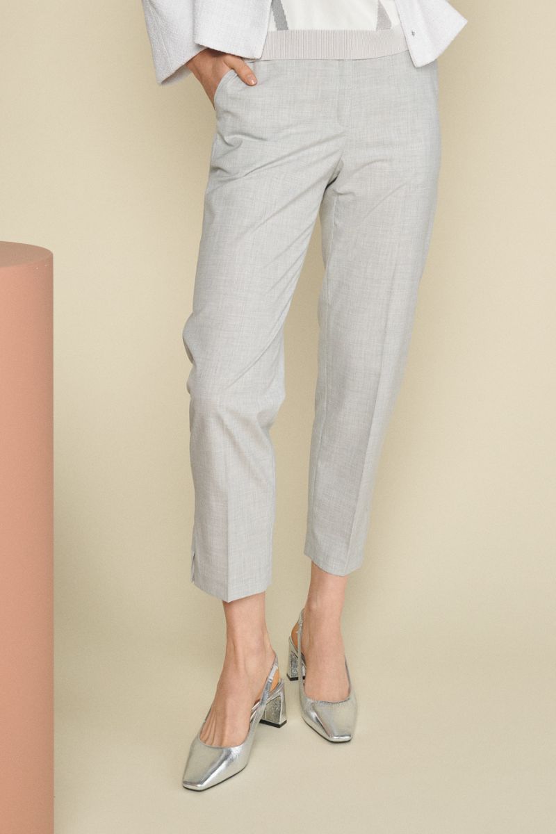 Pantalon élégant gris à plis