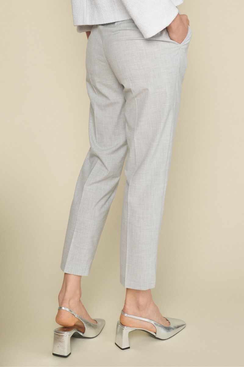 Pantalon élégant gris à plis