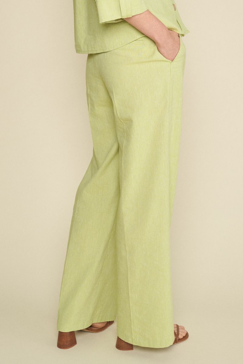 Green straight trousers with stretcher at the back waist