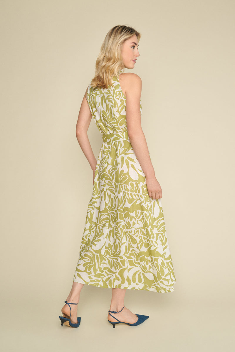 Long sleeveless dress with floral print