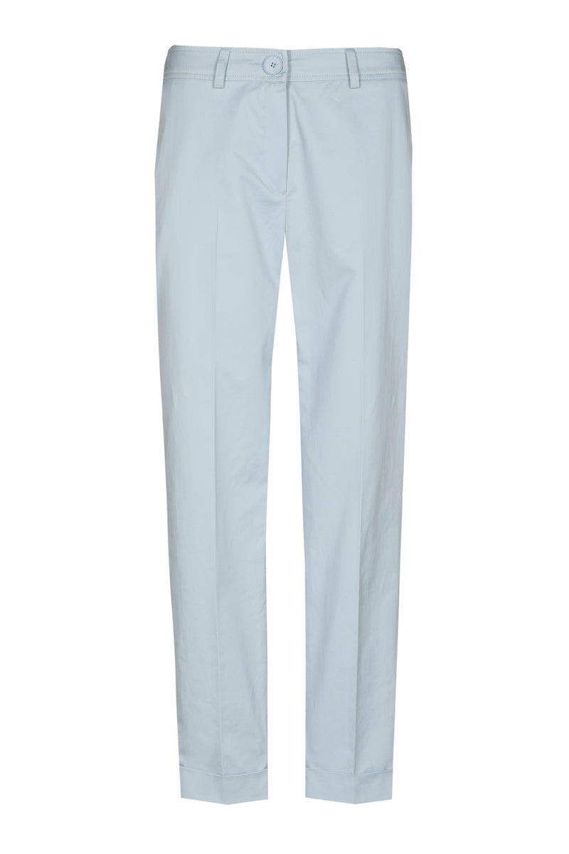 Light blue trousers in 7/8 length