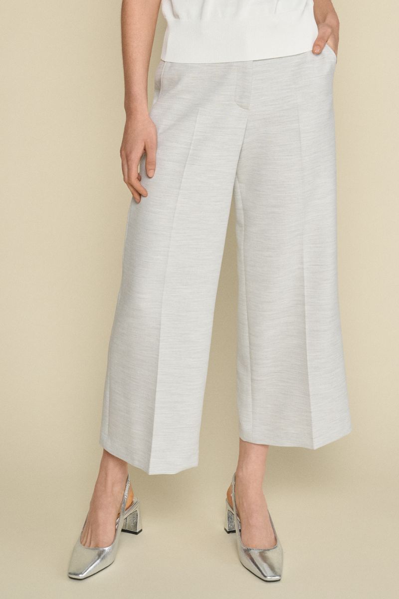 Wide-leg trousers with 7/8 lenght and stretch