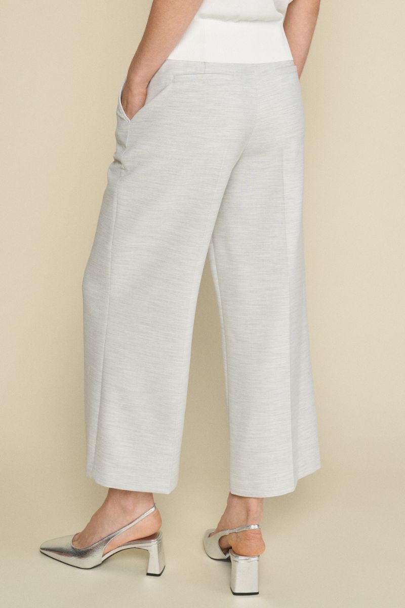 Wide-leg trousers with 7/8 lenght and stretch