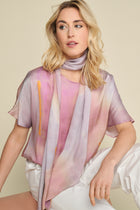 Scarf in viscose with lilac and pink tones