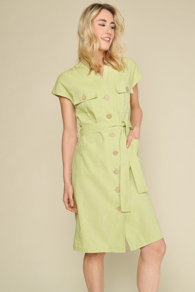 Robe en lin vert clair de style safari