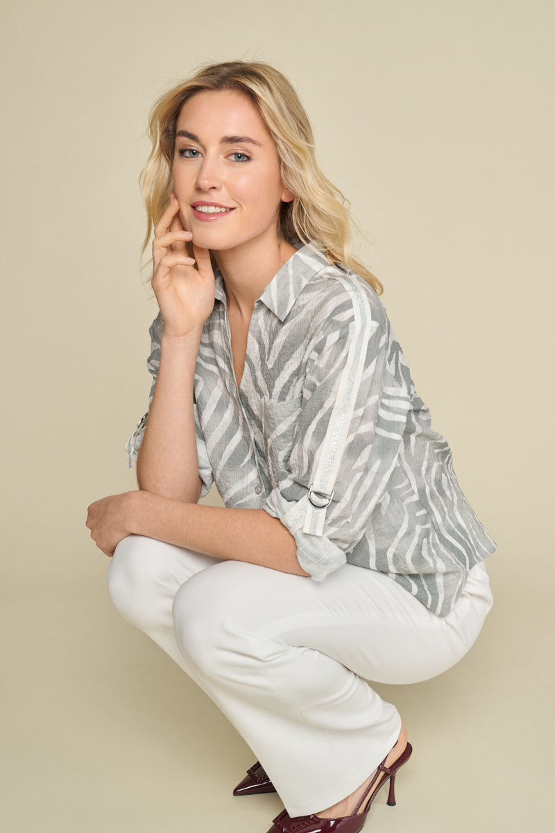 Blouse in grey tones with roll-up sleeves