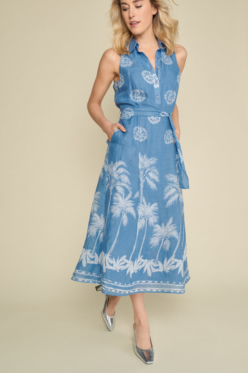 Long sleeveless dress with print