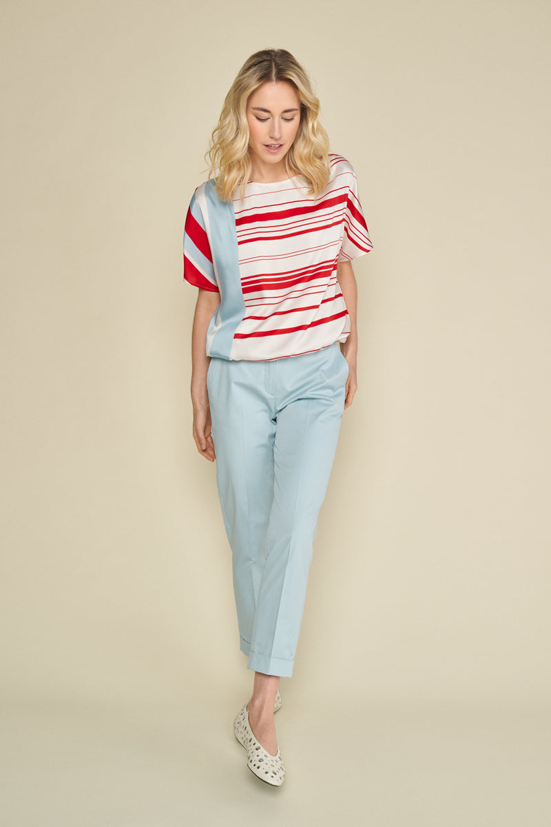 Blouse with round neck, short sleeves and stretcher at the waist