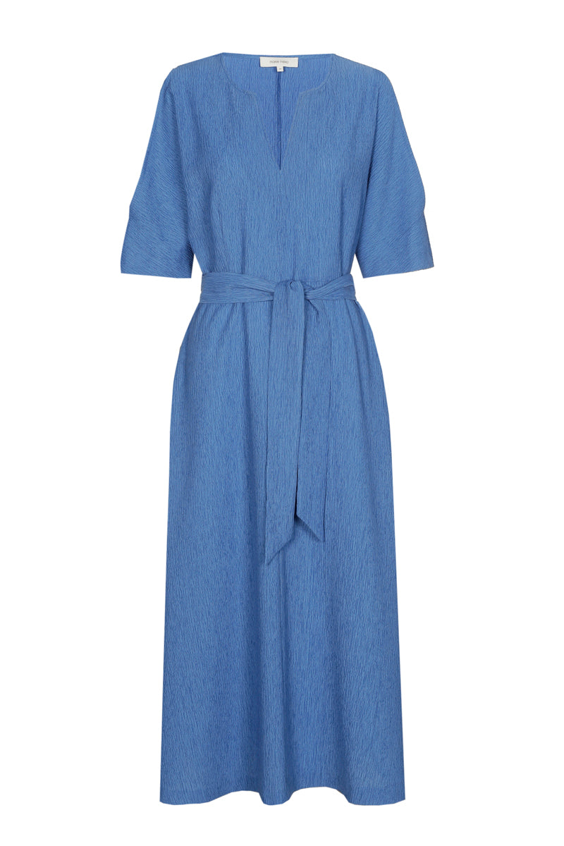 Robe longue en tissu crêpe bleu