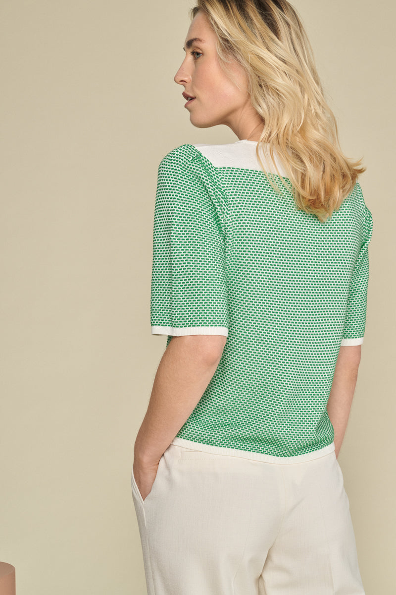 Crew neck sweater with short sleeves and green dots