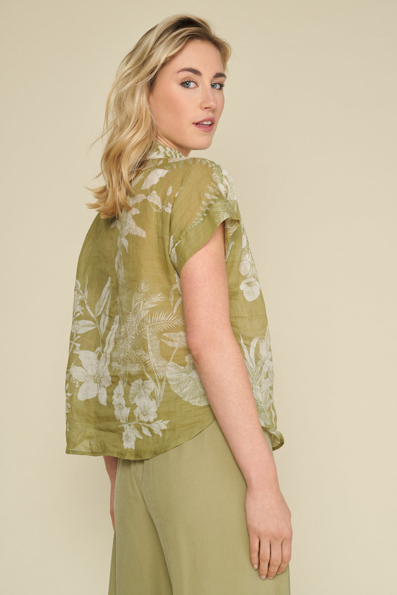 Blouse en ramie à imprimé floral de couleur olive