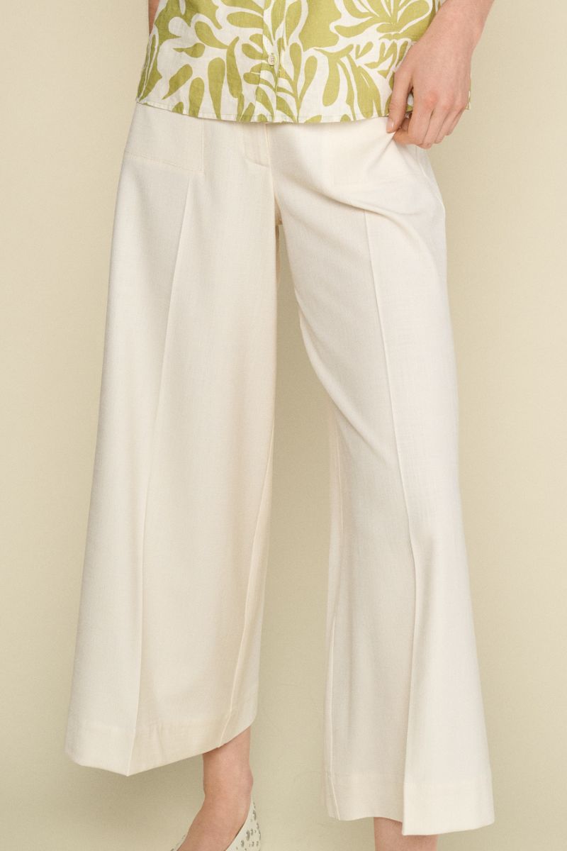 Ecru wide-leg trousers with 7/8 length