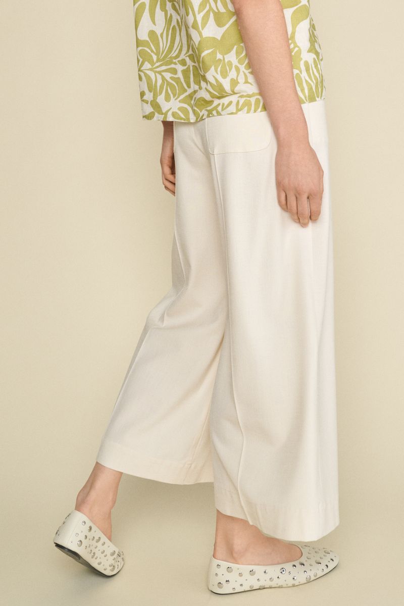 Ecru wide-leg trousers with 7/8 length