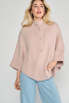 Roze cape met knopen