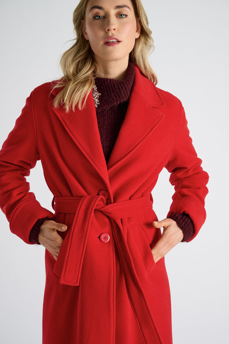 Lange rode mantel met knoopsluiting en riem