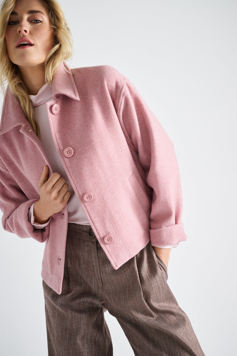 Short pink jacket in loose fit