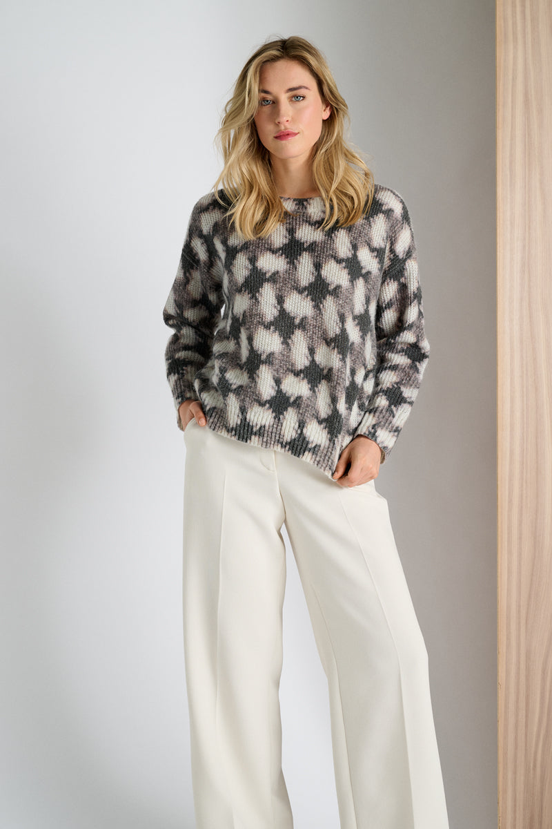 Round-neck sweater with taupe and ecru pattern