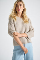 Pull taupe à col rond et manches courtes