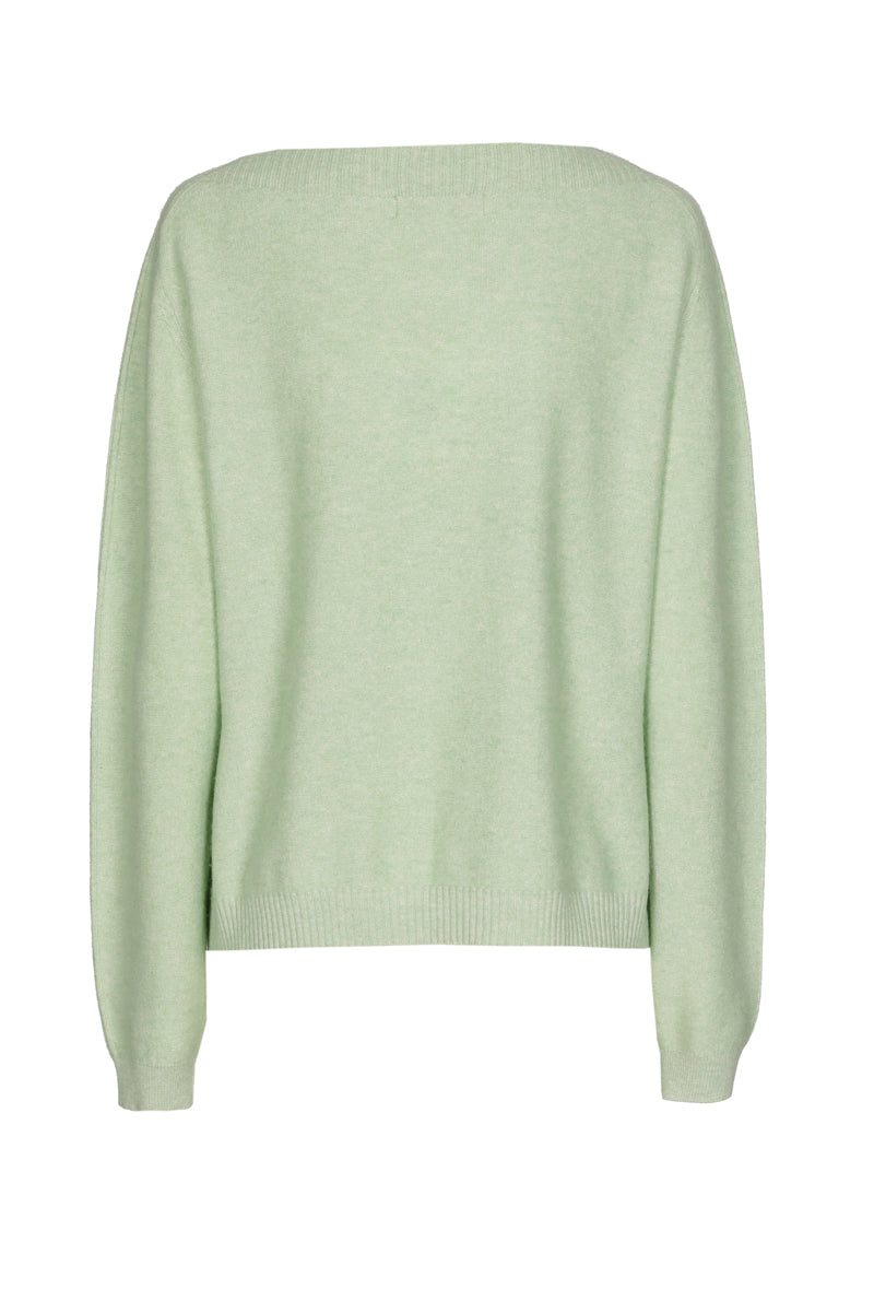 Pull in mint with boat neck