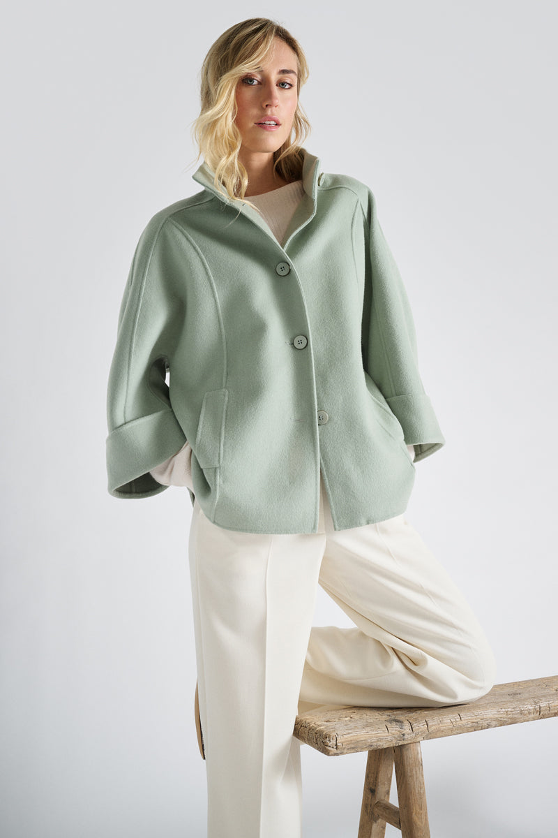 Korte groene jas in wol