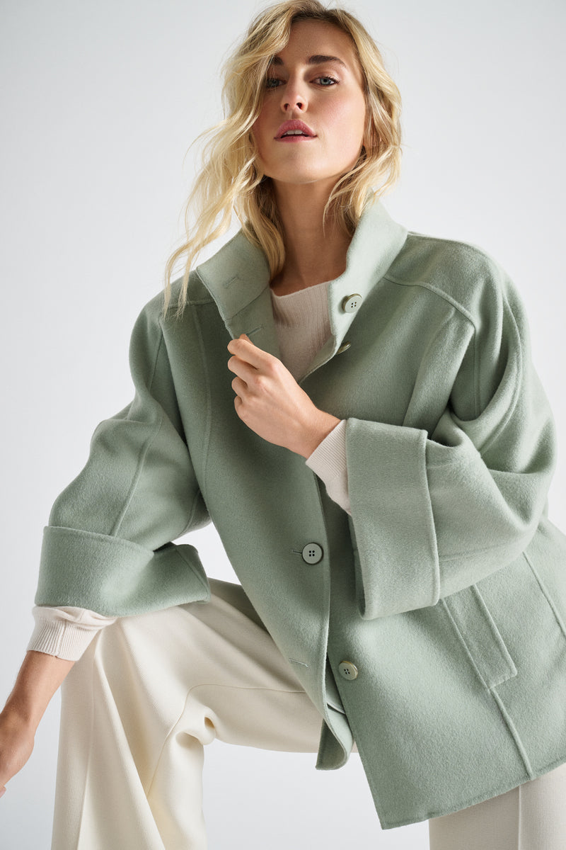 Korte groene jas in wol