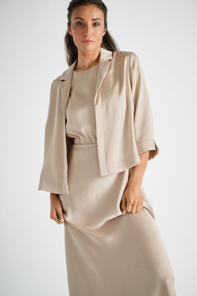 Robe ivoire en satin