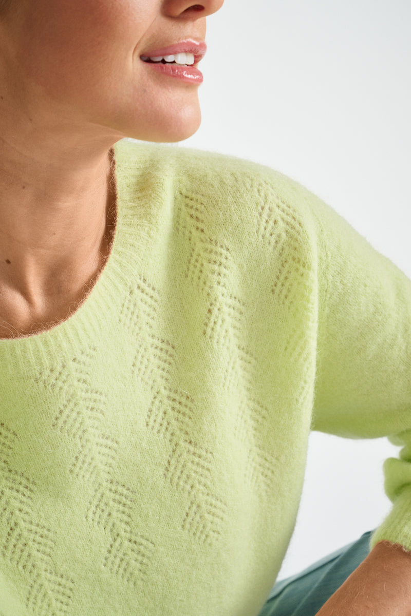 Pull vert citron avec de jolis détails en alpaga