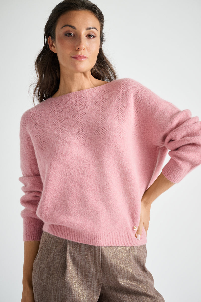 Pull rose avec de jolis détails en alpaga