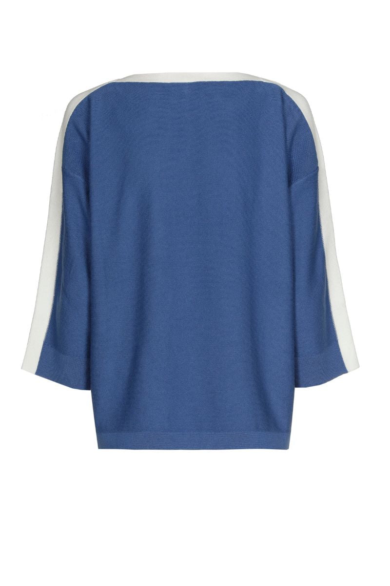 Pull bleu avec col bateau et poignets écrus