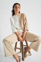 Pull bicolore à rayures verticales camel et crème