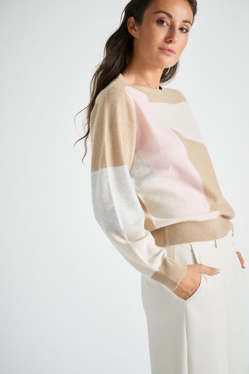 Walnootkleurige pull ronde hals met color blocking