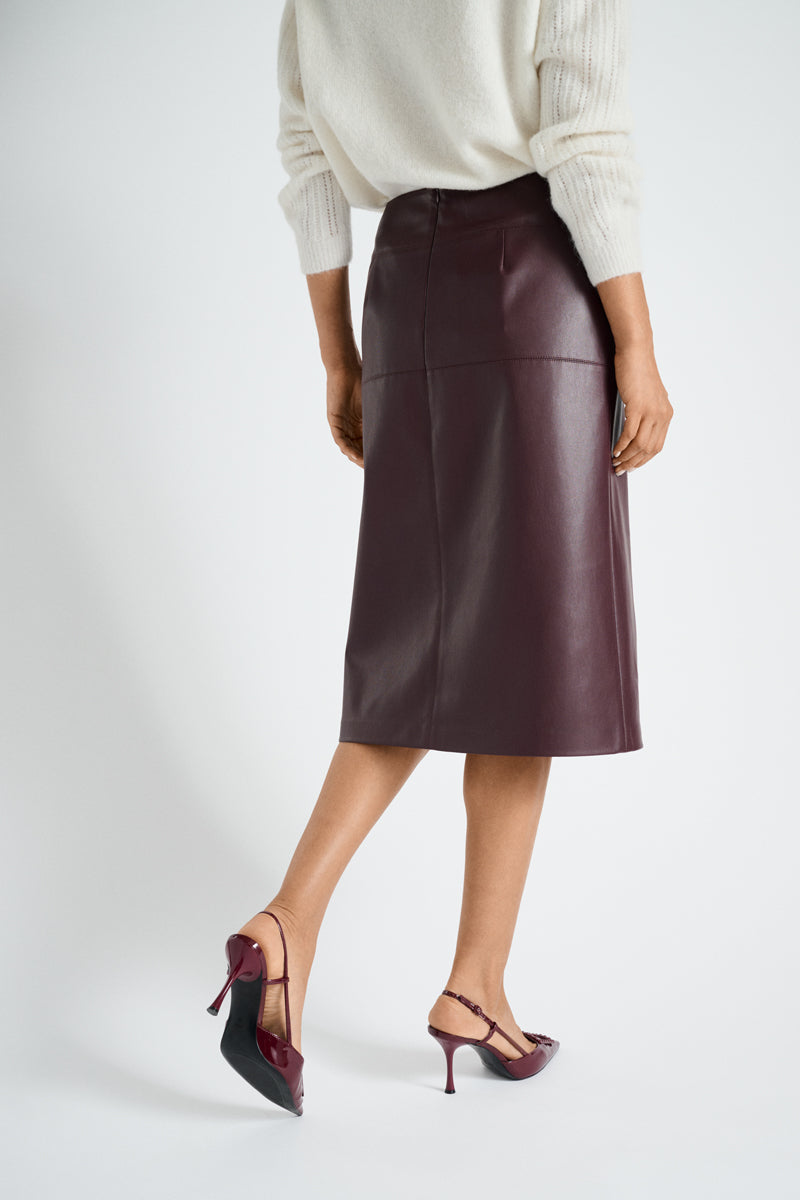 Jupe bordeaux en tissu effet cuir doux