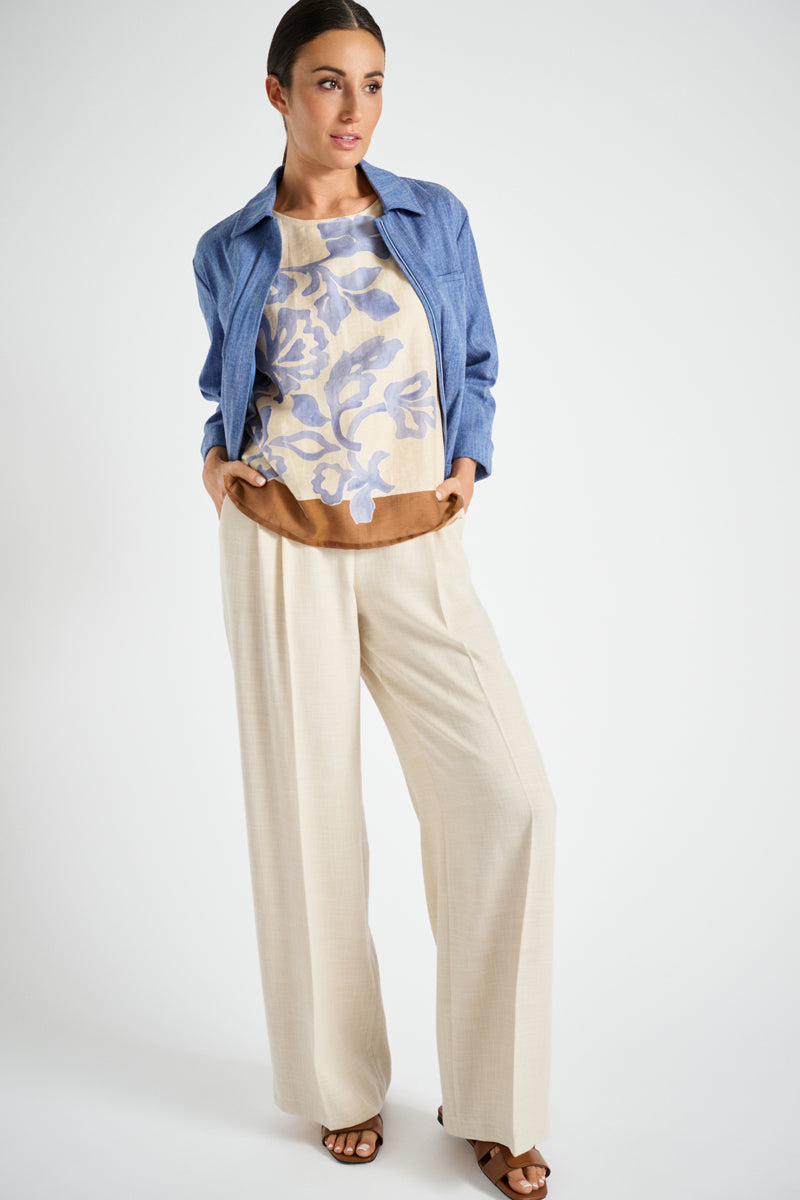 Loose shirt with flower print