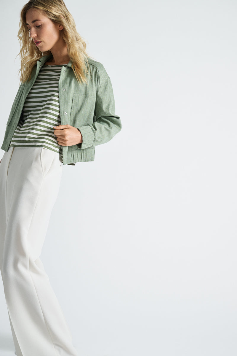 Kort olijfgroen jasje