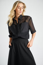 Chemise courte et droite mesh avec poches poitrine