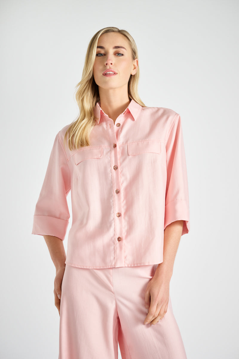 Kort en recht roze bloesje met borstzakken