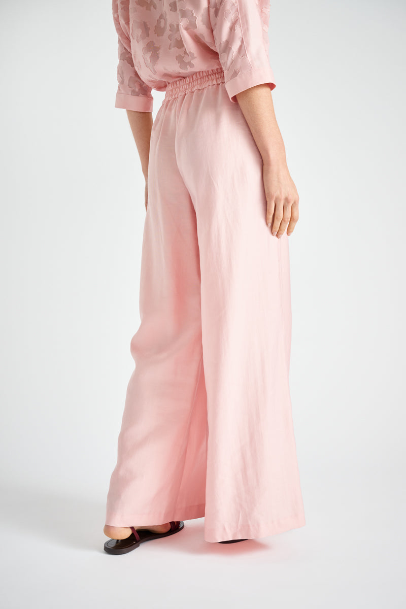 Eenvoudige wijde roze broek