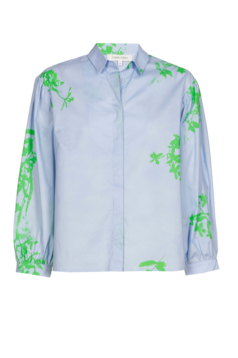 Lichtblauwe bloes met groene bloemen