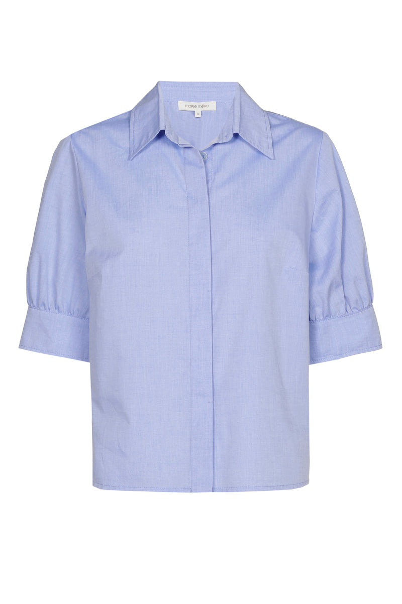 Lichtblauw bloesje met korte mouwen