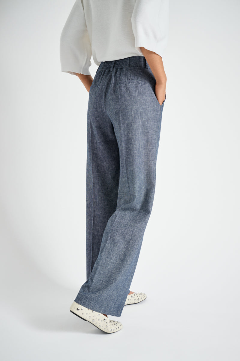 Pantalon droit bleu avec structure