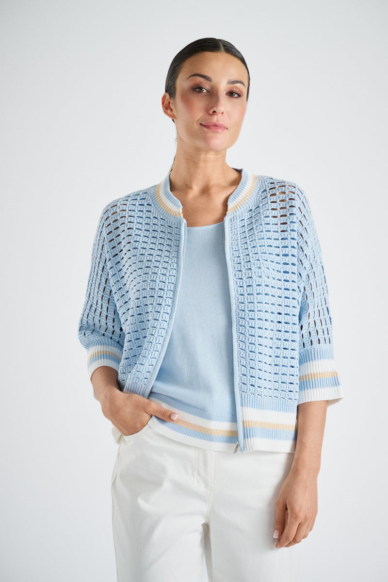 Lichtblauwe crochet cardigan met contrastboorden