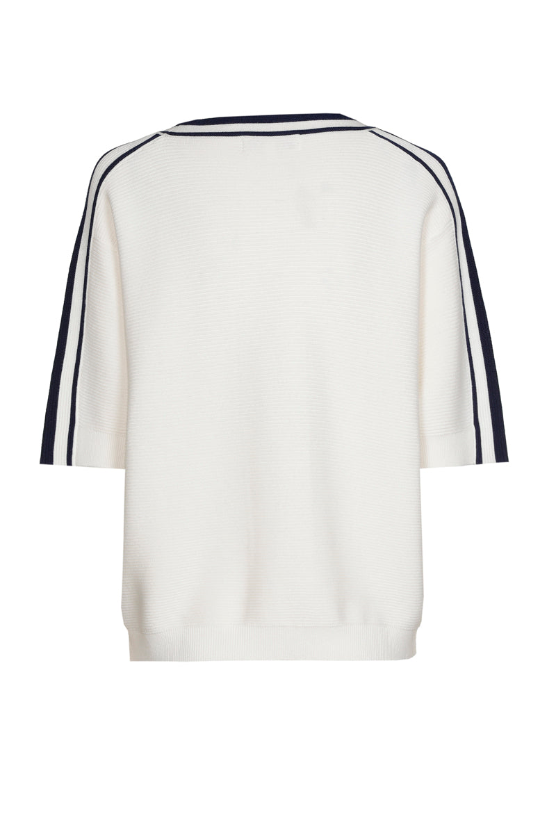 Ecru pull met marineblauw strepenpatroon