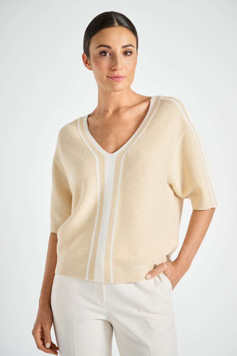 Pull crème à bords lignés écrus