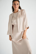 Kort bloesjasje in satijnlook