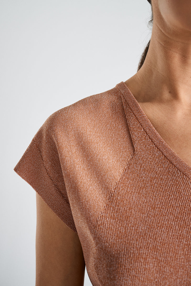 Wide v-neck top cognac