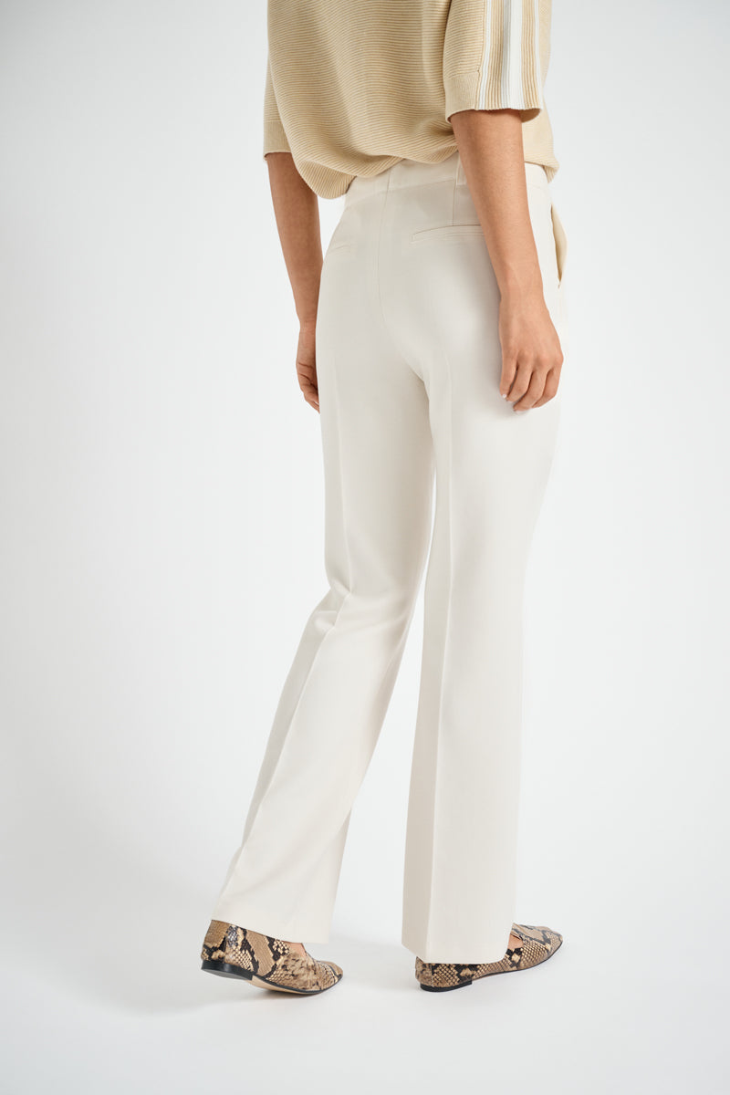 Pantalon crème à jambe évasée