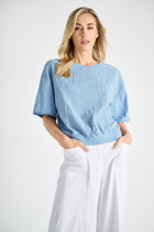 Blauw t-shirt in gerimpeld katoen