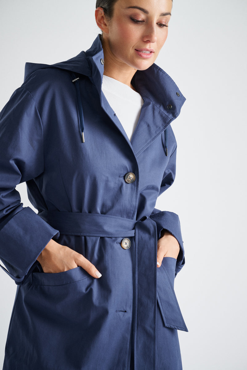 Lange gevoerde navy jas met kap en riem