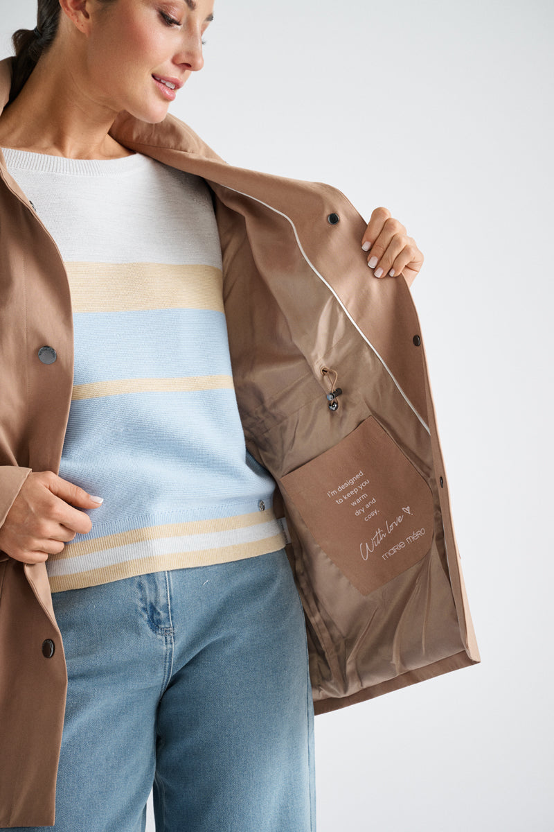 Halflange gevoerde camel jas met kap